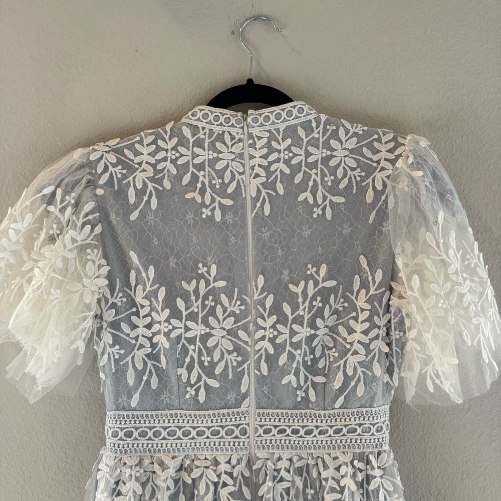 Ivy City Co Sicily Flutter Sleeve White Lace Midi Dress Small - Picture 9 of 10